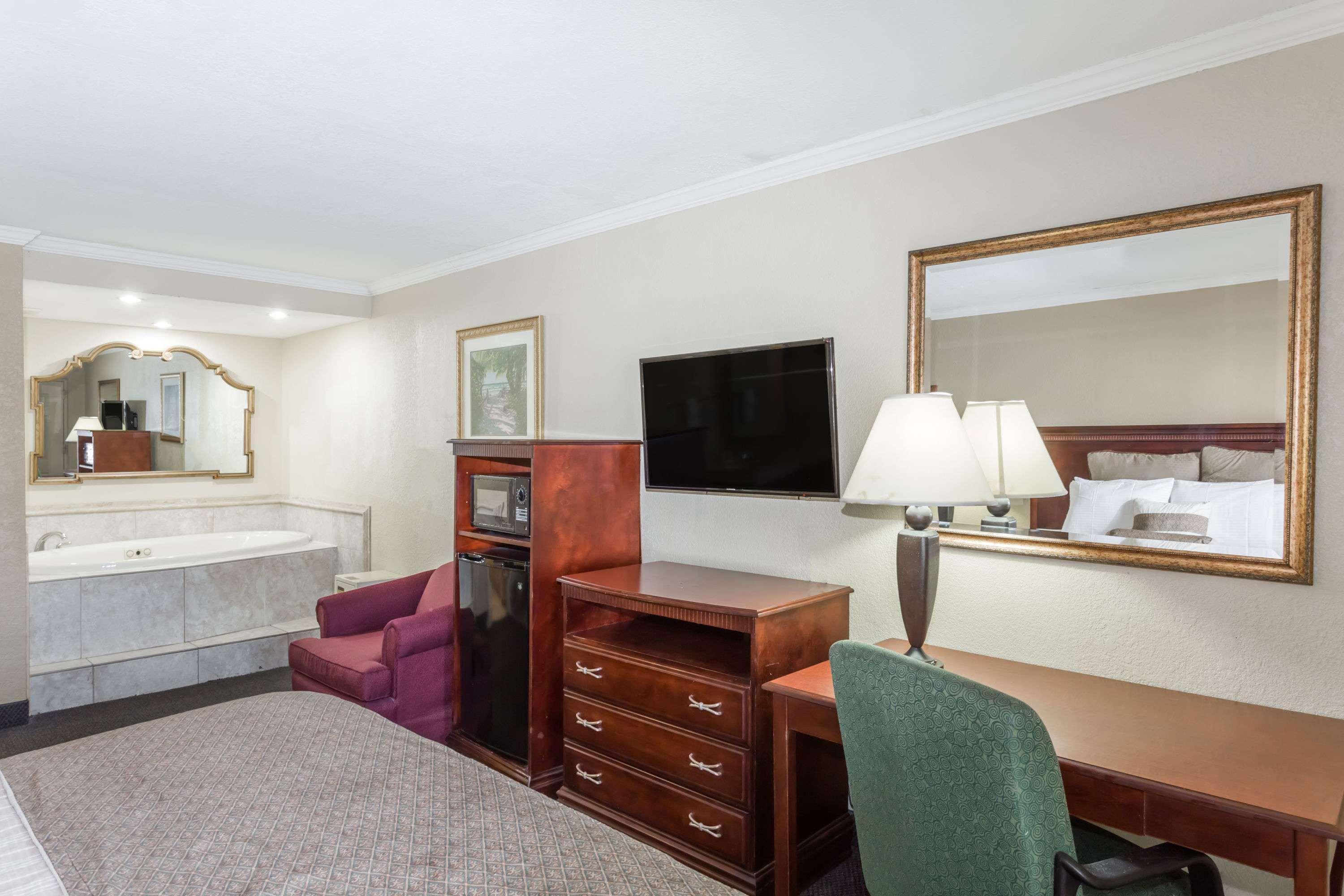 Days Inn By Wyndham Destin Extérieur photo